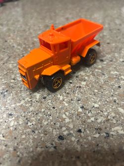 Vintage Hot Wheels Oshkosh Snow Plow 1983 (Rare~These Wheels on Orange Plow