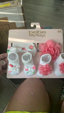 Baby girl socks,bands and mitts/beanies