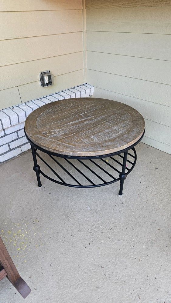 Round Coffee Table 