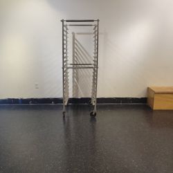 Adjustable Width Screen Rack