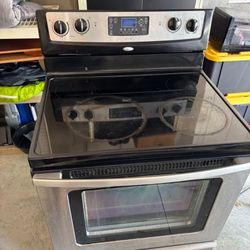 Whirlpool Accubake Oven Range