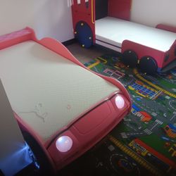 New Twin Size Train 🚂 Or Pink Race Car Beds.  $600 Each.  Free Delivery!