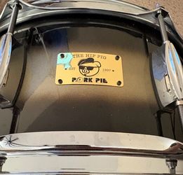 14”x6”1/2 Pork pie maple snare with stand.
