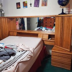 Pier Oak King Size Wall Unit