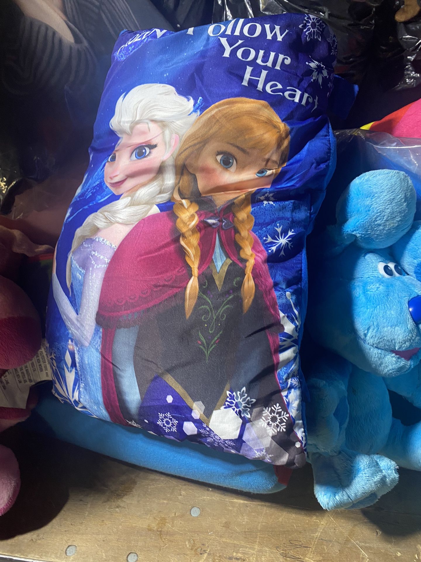Frozen pillow book