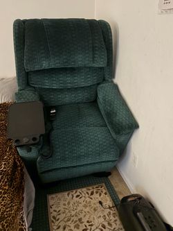 Electric recliner chair with small tray Electric recliner chair with small tray