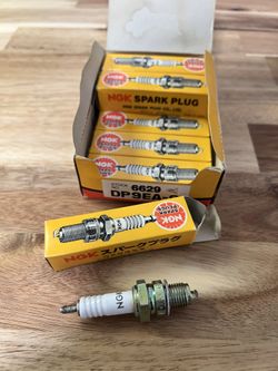 NJK Motorcycle Spark Plugs DP9EA-9 6629 (Pack of 8, New Old Stock)