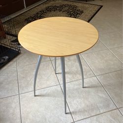 Solid Oak Round Table