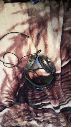 Gaming earphones