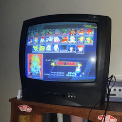 CRT TV 2000 Zenith 16"~ screen 19" TV