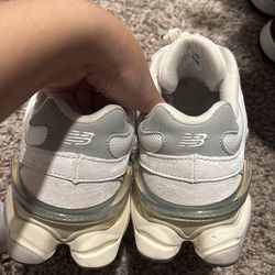 New Balance 9060 | Size 7 Women’s