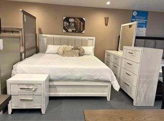 🔥 BEDROOM BLOWOUT SALE! 🔥  Beautiful 5-Piece Bedroom Set 🛏️ Full or Queen Bed