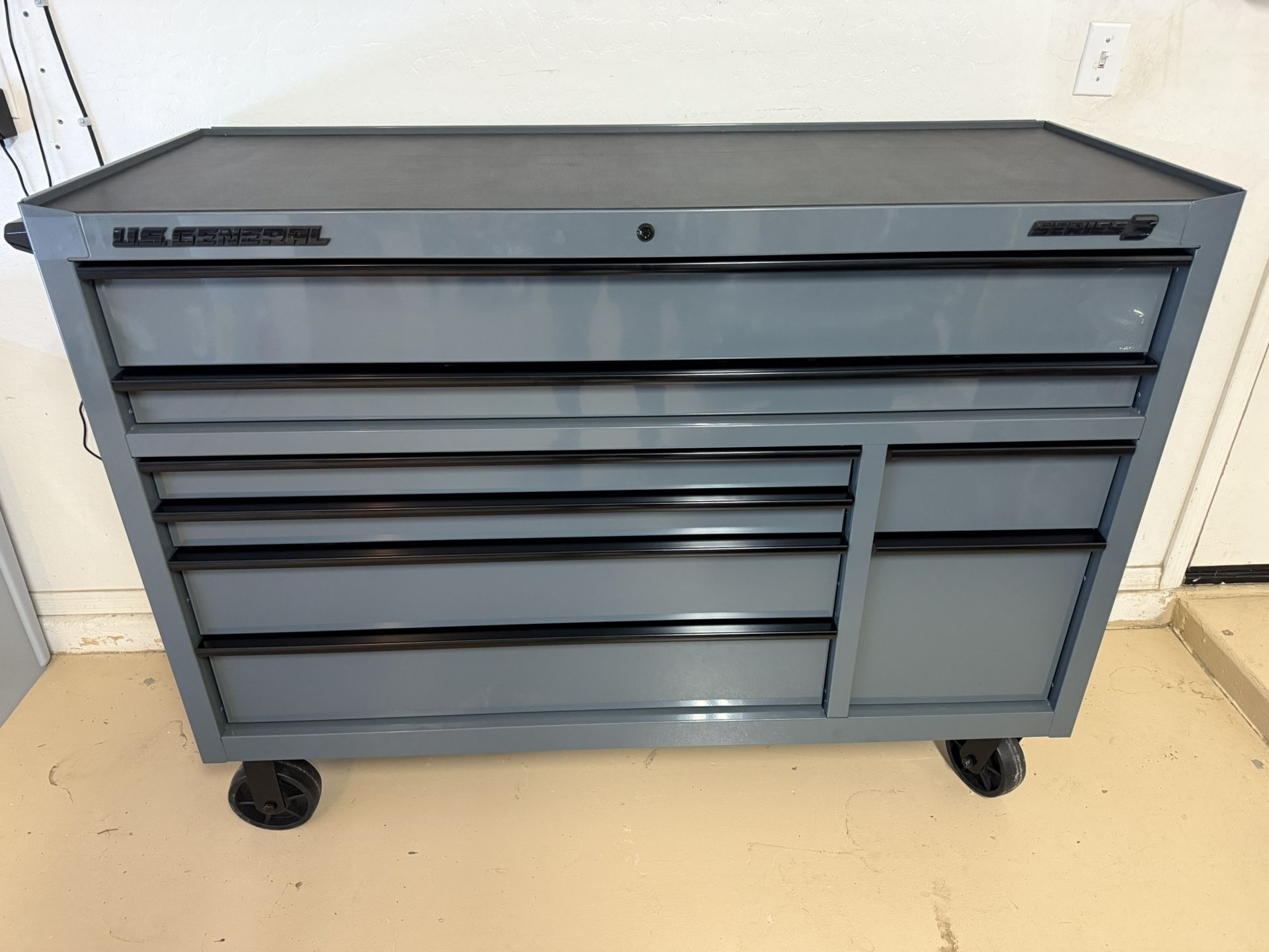 US General 56 Inch Roll Can Tool Chest