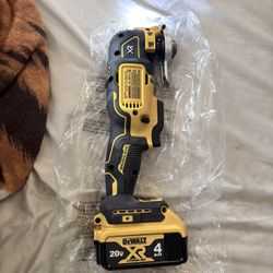 Dewalt Multitool With 4.0 Battery 