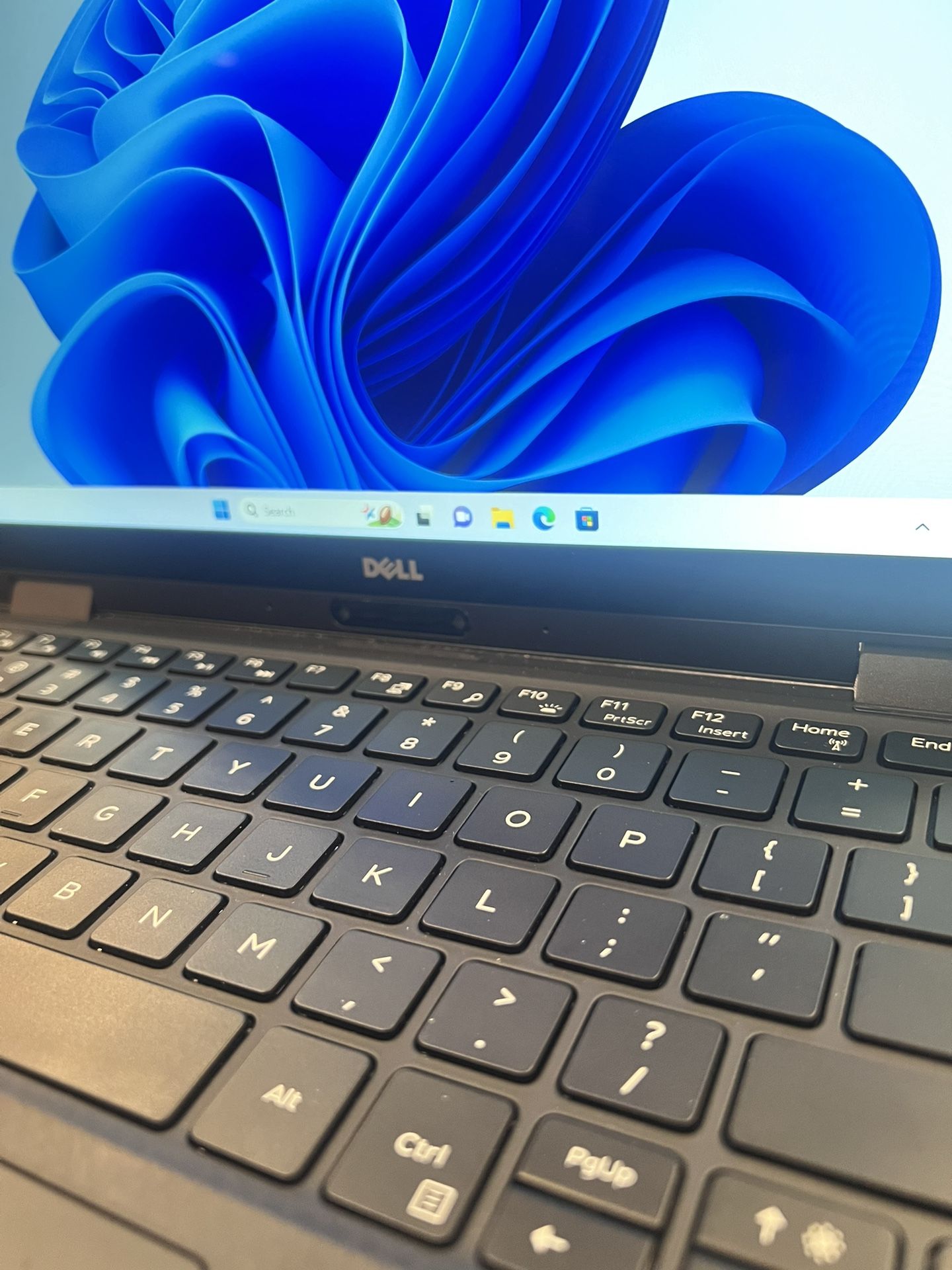 DELL XPS i7 / WIN 11 / 2 In 1 - Touchscreen 