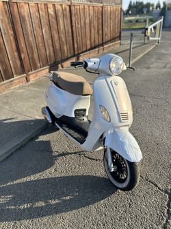 2018 150cc moped scooter (Vespa replica)