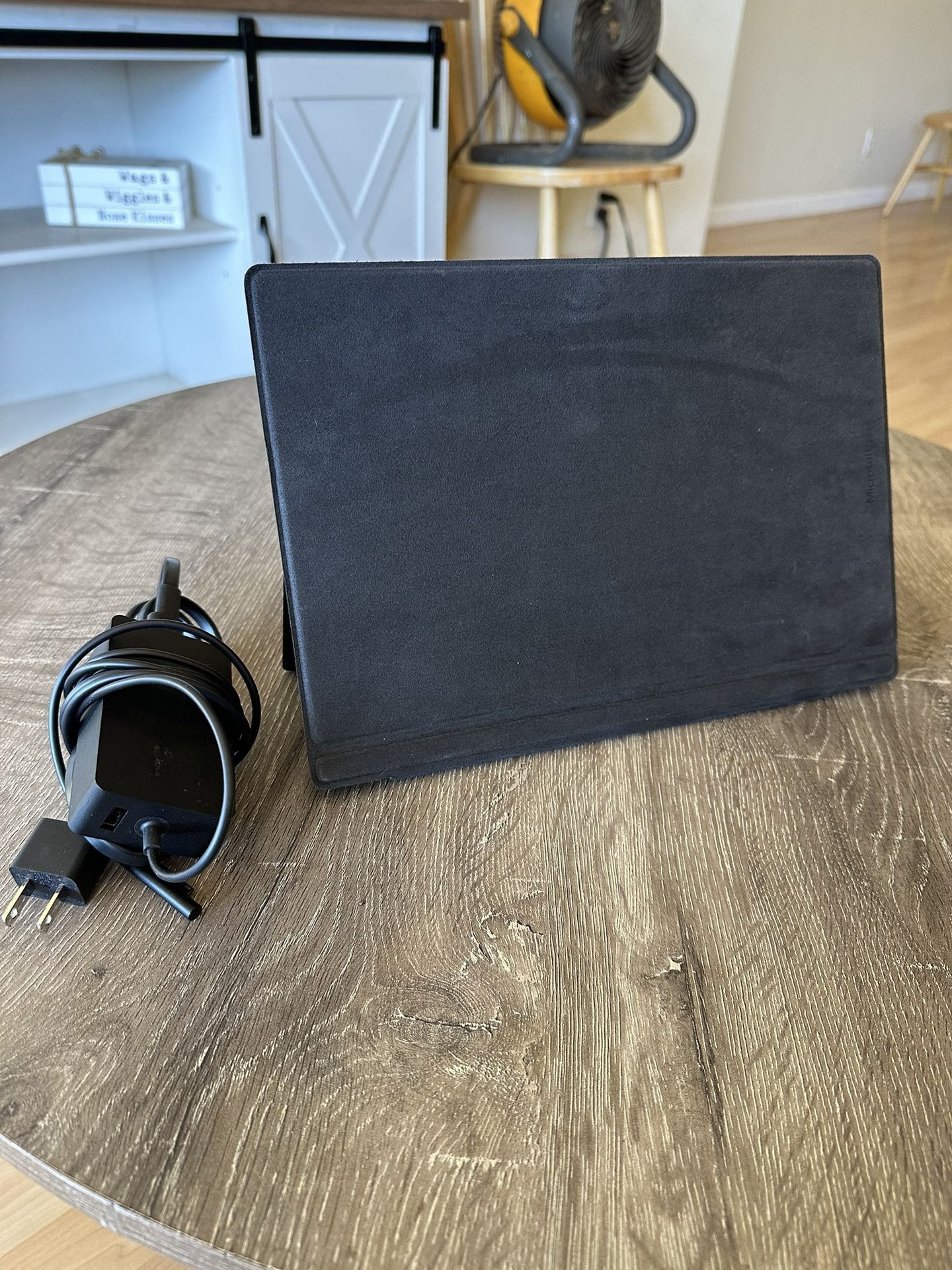 Microsoft Surface 7 Pro +