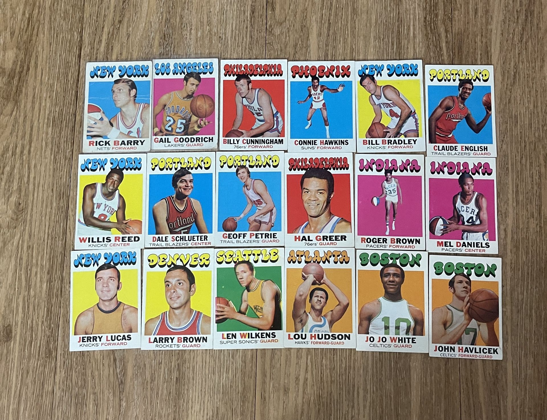18 vintage NBA Basketball 1971-72 topps sports cards !