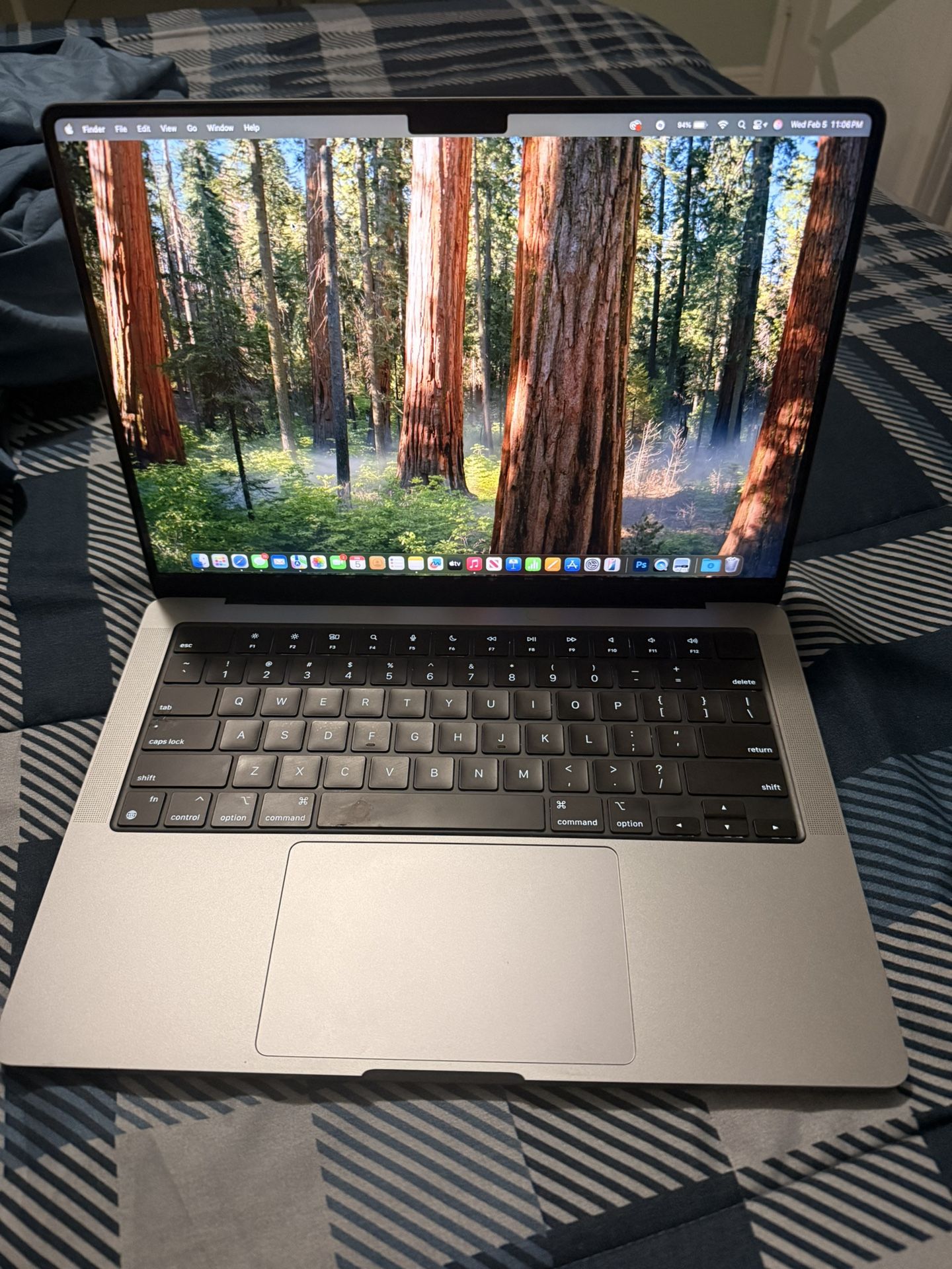 Macbook Pro 14 Inch