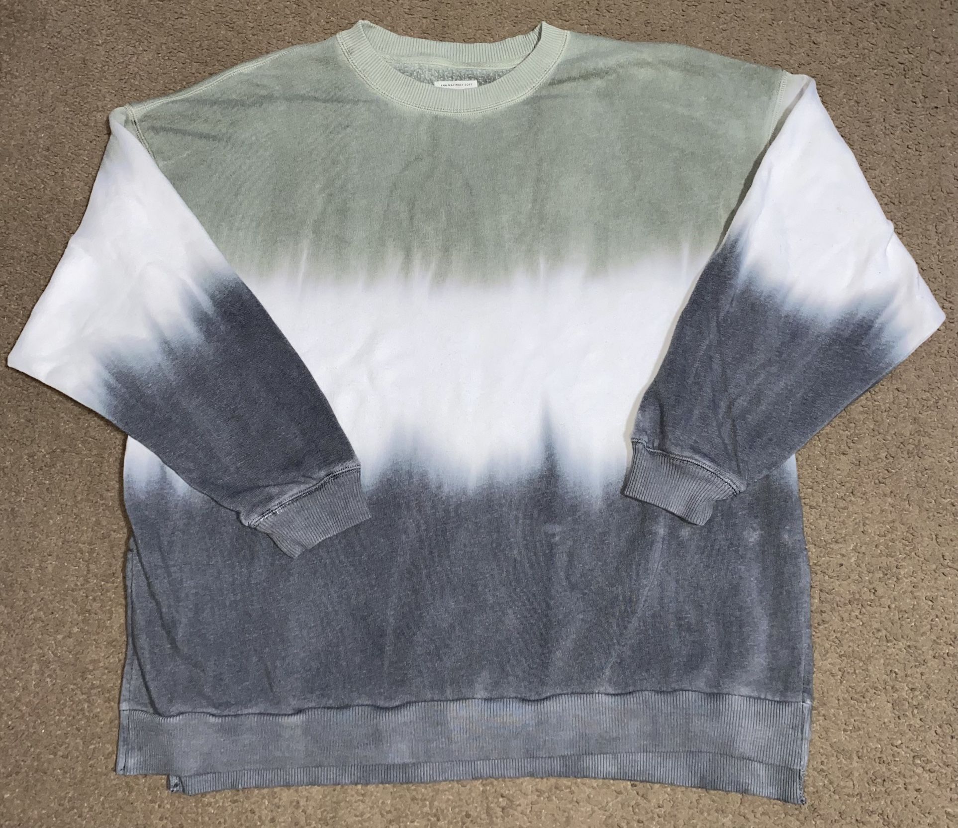 💨 Must-Have! AMERICAN EAGLE Dip Dye Pullover XS – Super Soft & Stylish!