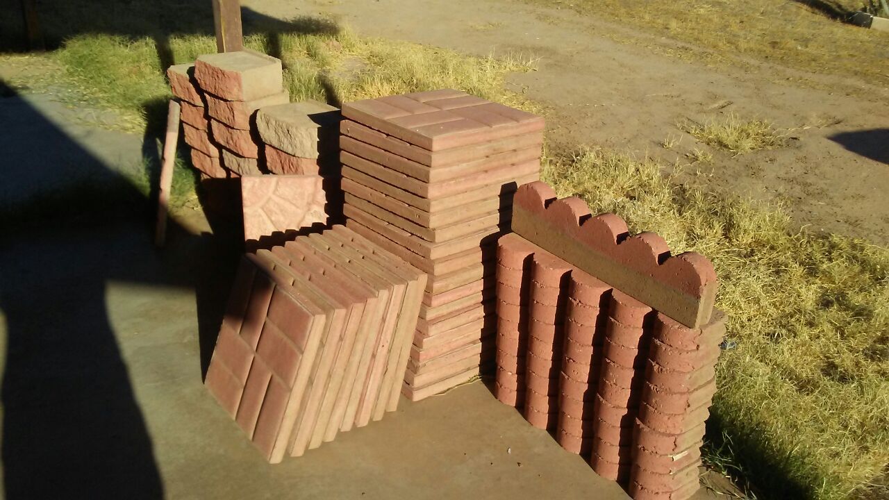Red Brickface Concrete Step Stones, Retaining Wall Block, Red Straight Scallop Concrete Edgers, Square Red Patio Stone