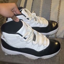 Jordan 11 Retro Mid Gratitudes 