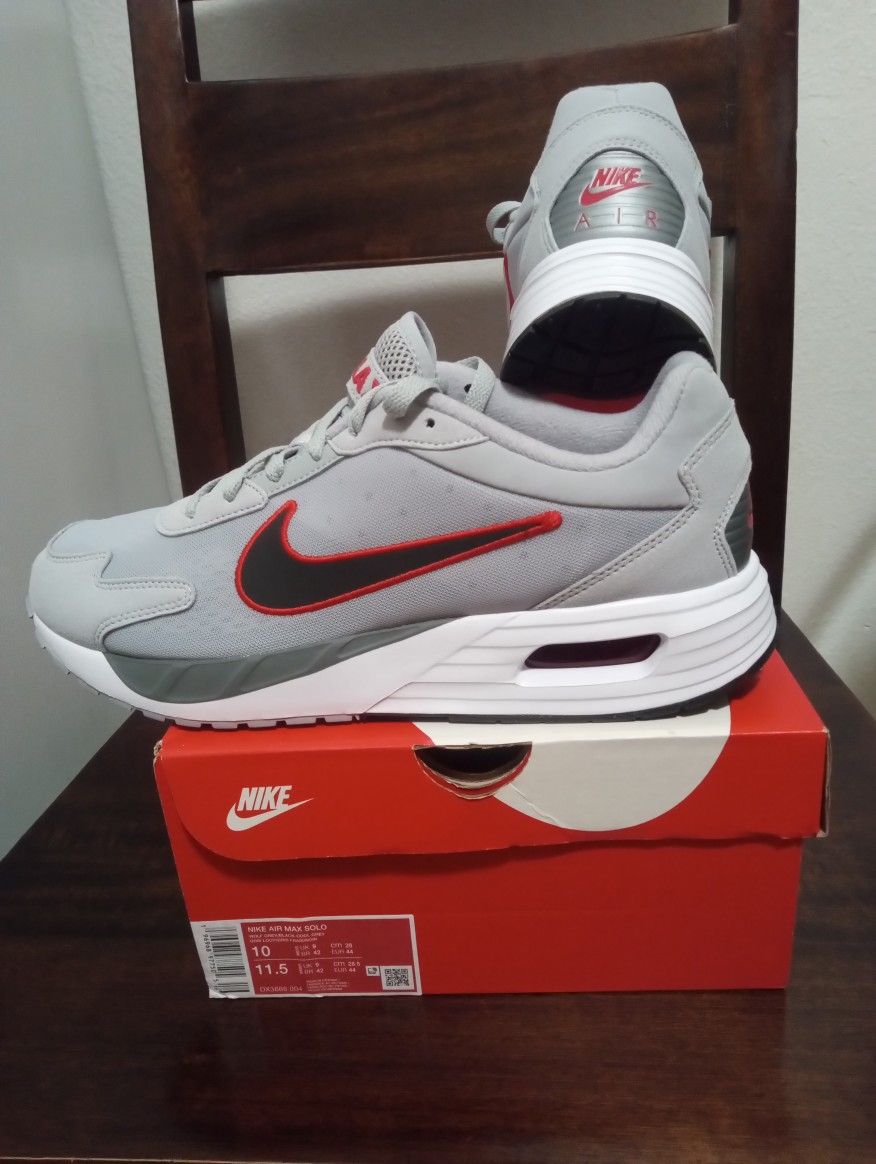 New Size 10 Mens $80