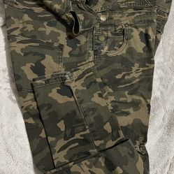 Pantalón Con Pechera 
