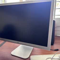 Apple Cinema Display 20” With Adapter