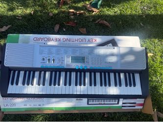 Casio LK-220 Electric/ Battery Keyboard