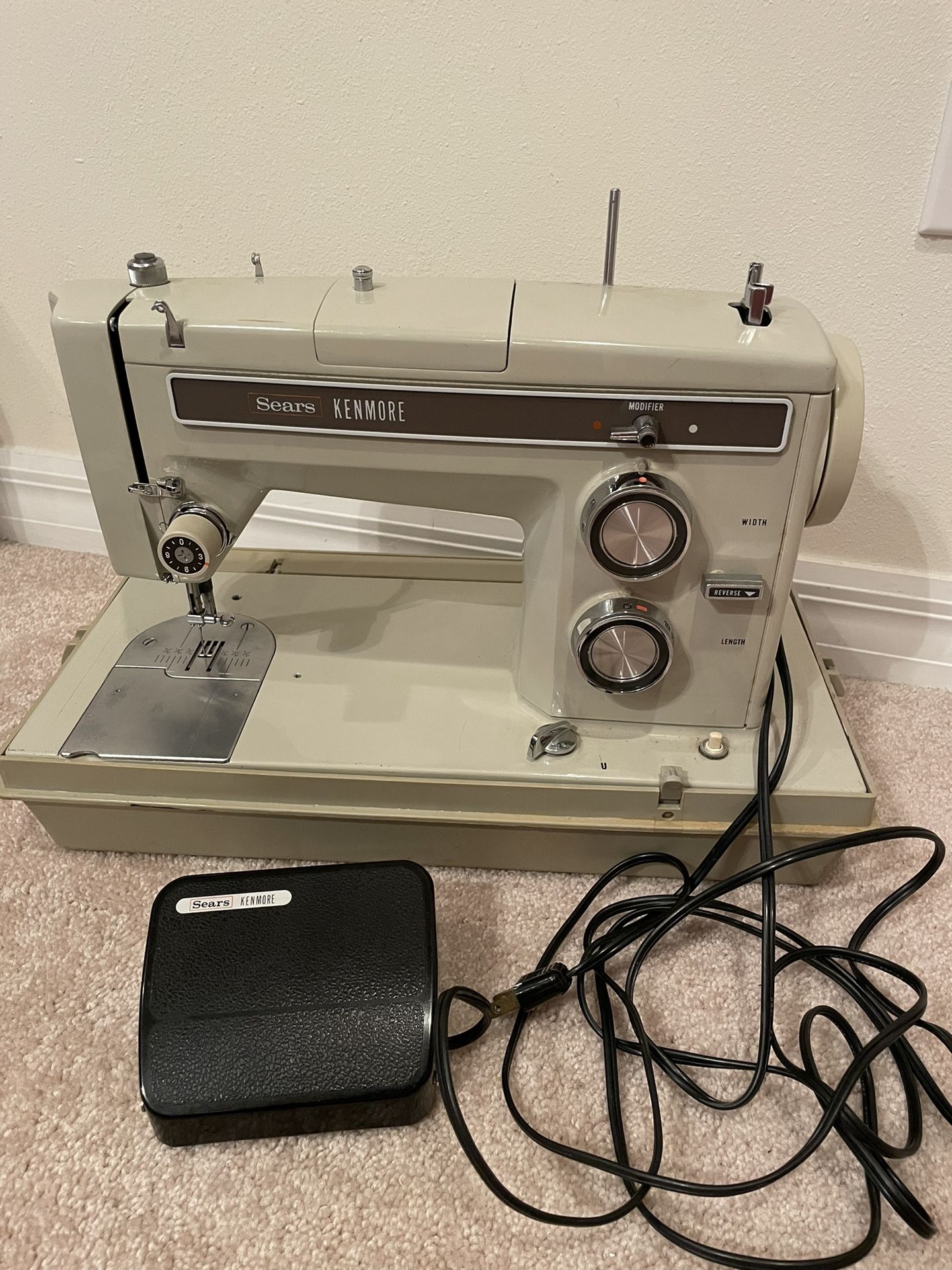 Sears Kenmore Model 158 Sewing Machine with Pedal/Power Cord Works Great!