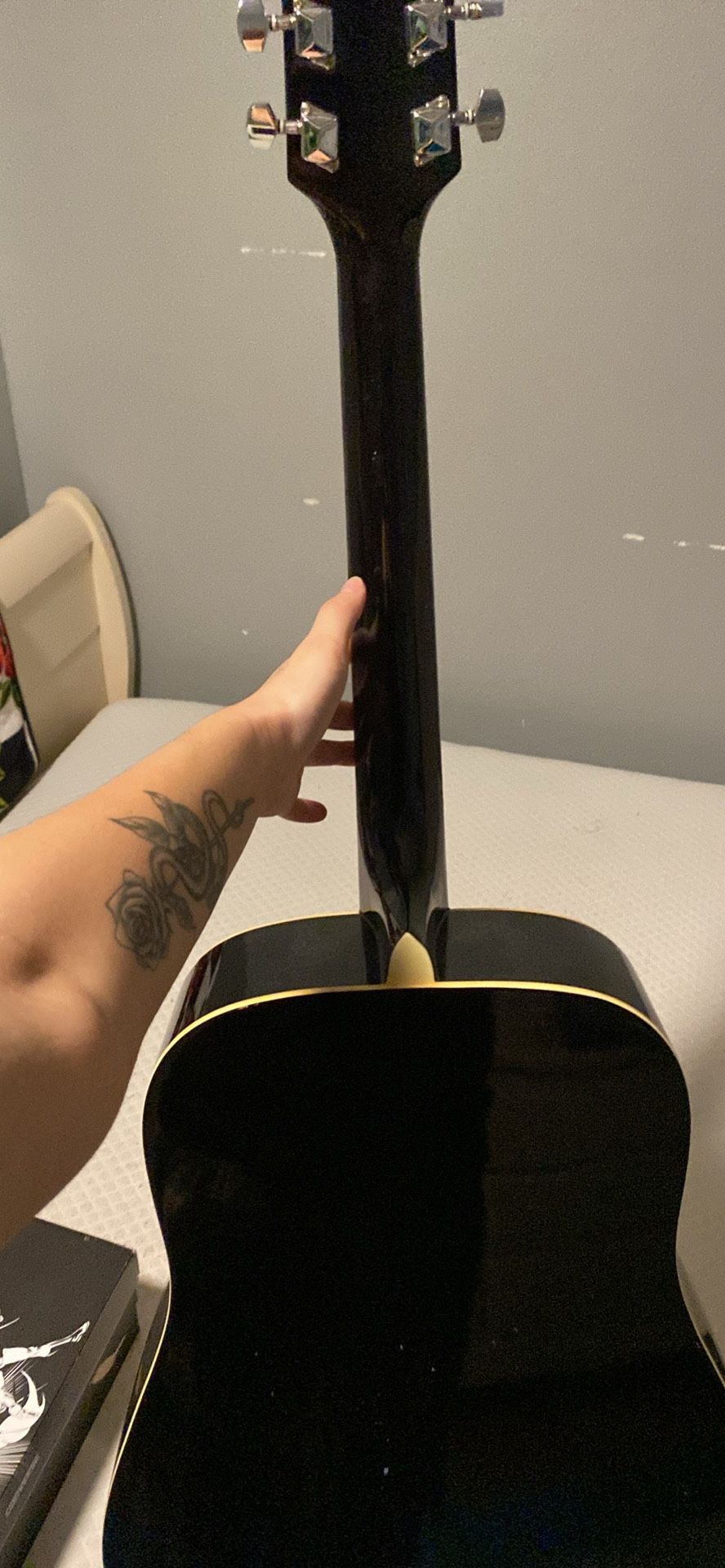 Rogue Acoustic Guitar