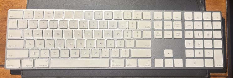 Apple Magic Keyboard wireless/bluetooth