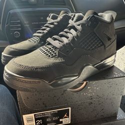 Jordan Black cats Pre-school size 2.5Y and 3Y