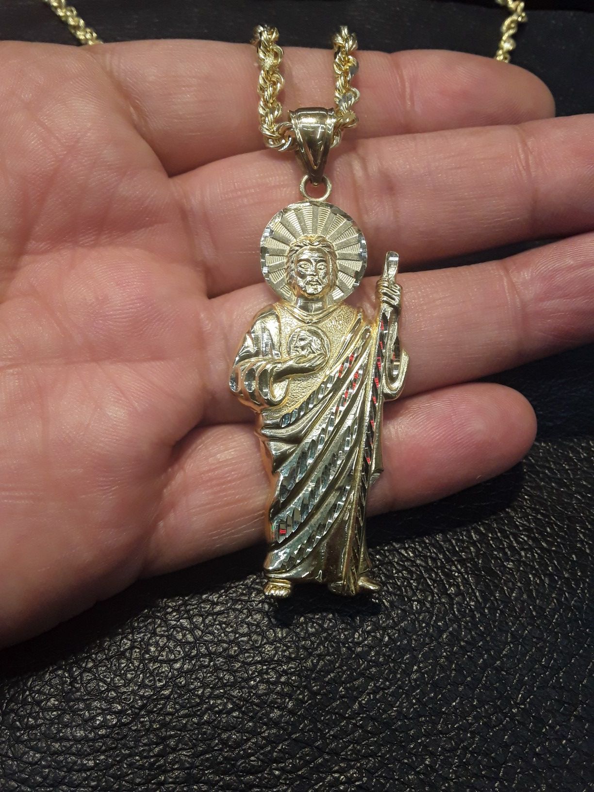 14k rope chain with San Judas 26" long solido gold for Sale in Pomona