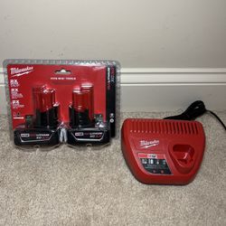 Milwaukee M12 12-Volt Lithium-Ion XC Extended Capacity 3.0Ah Batteries (2 Pack) & Charger