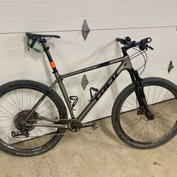 2018 TREK PROCALIBER 9.8 SL Carbon Mountain Bike