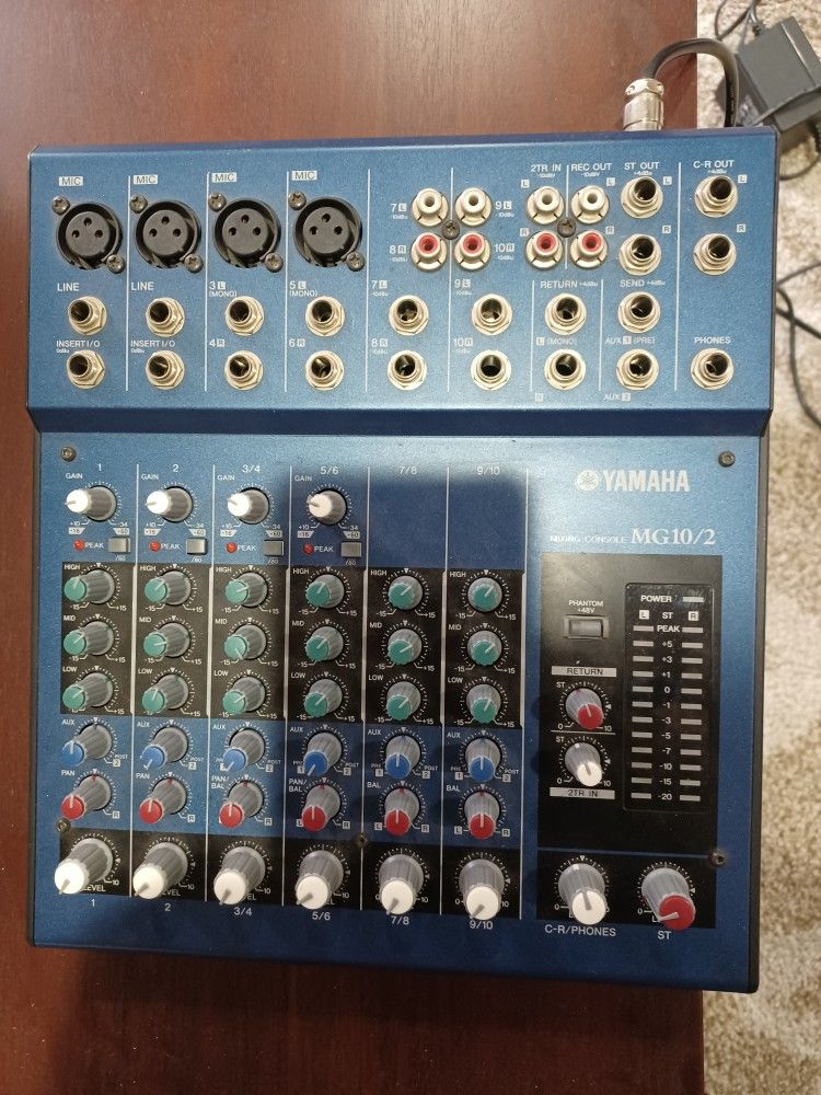 Yamaha 10 Channel Mixer
