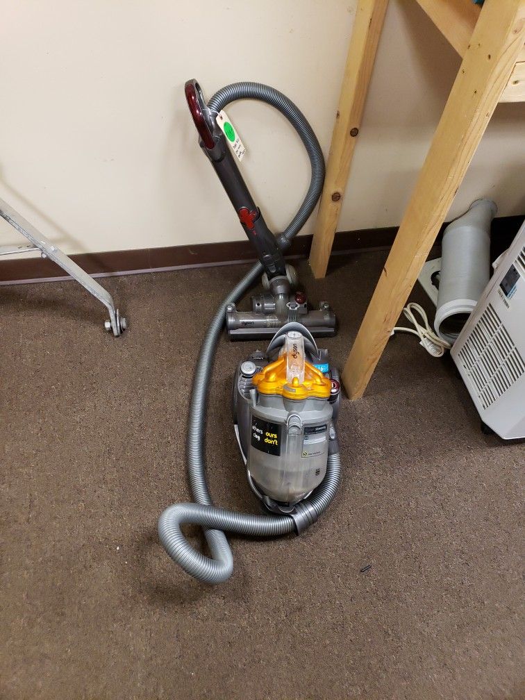 Dyson DC21 Stow Away Canister Vacuum