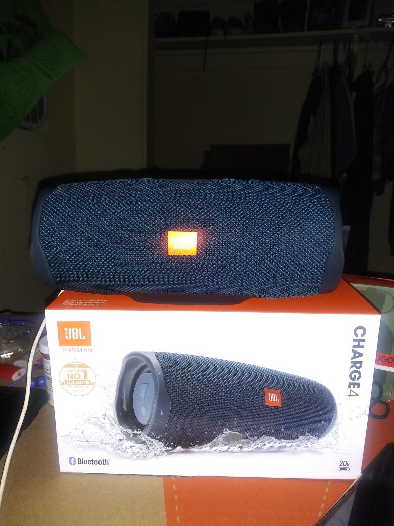 Jbl charge 4.Im taking to pawnshop.if no buy.