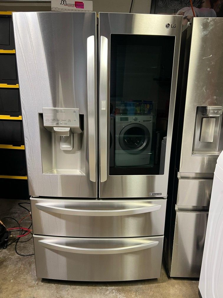 LG Fridge 4 Doors Ice Maker And Water Dispenser Everything Working Perfect Condition π