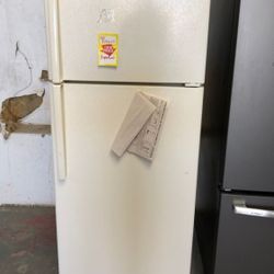 GE Refrigerator