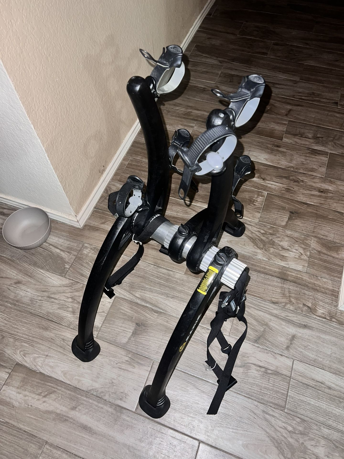 Saris 2-Bike Trunk Rack