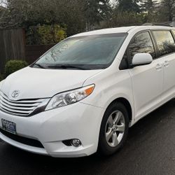 2016 Toyota Sienna