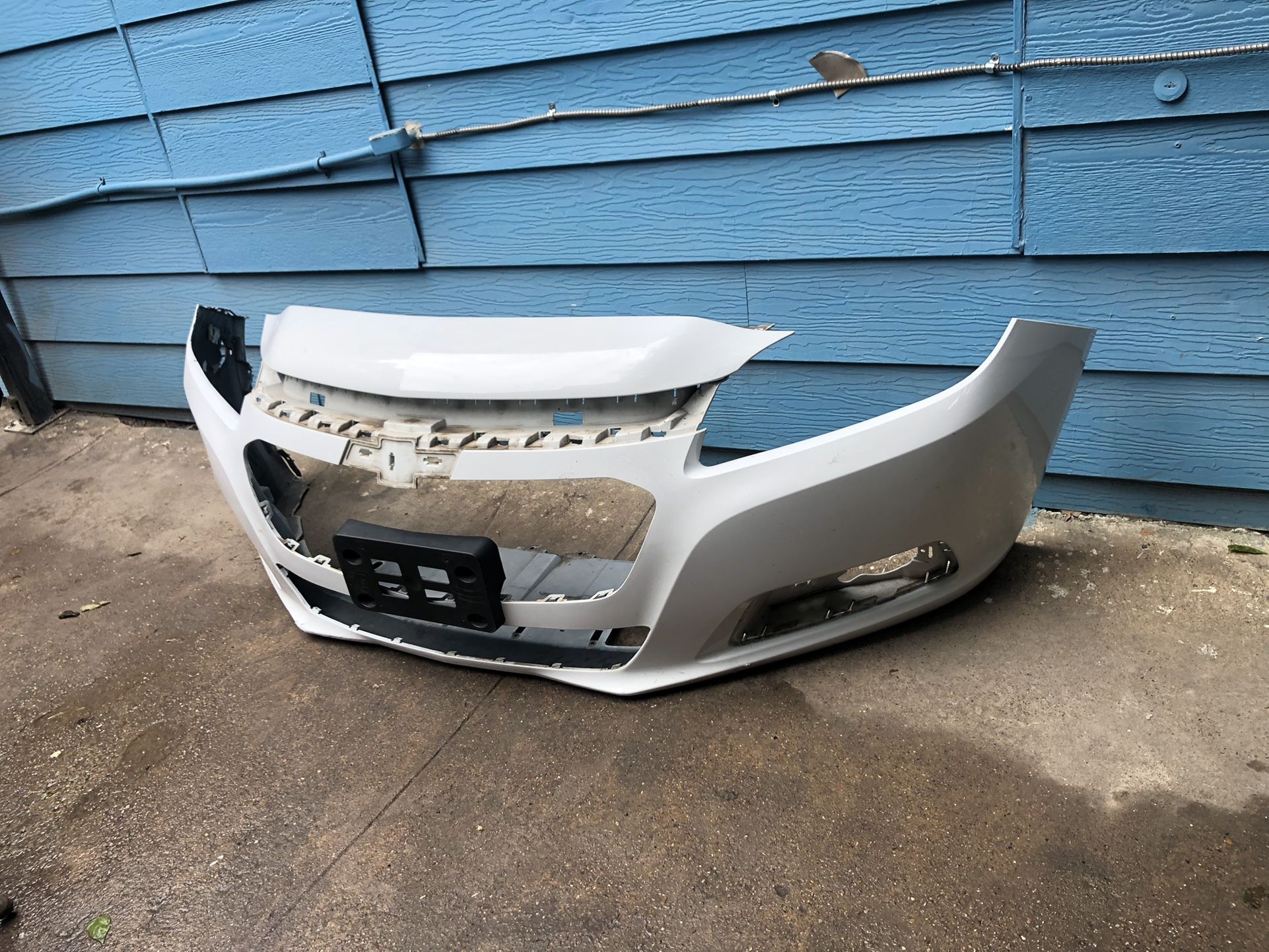 2014-2015 Chevy Malibu Front Bumper Oem