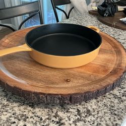 Vintage Daniel Cremieux 10 inch Cast Iron Skillet. Like new condition