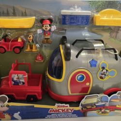 Disney Junior Mickey Mouse Happy Camper Lights and Sounds Playset, 10-pieces Baby and Toddler Toys