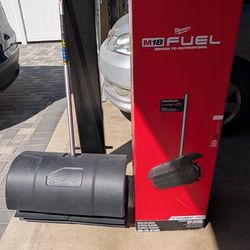 Milwaukee M18 FUEL QUIK-LOK Rubber Broom Attachment 49-16-2740