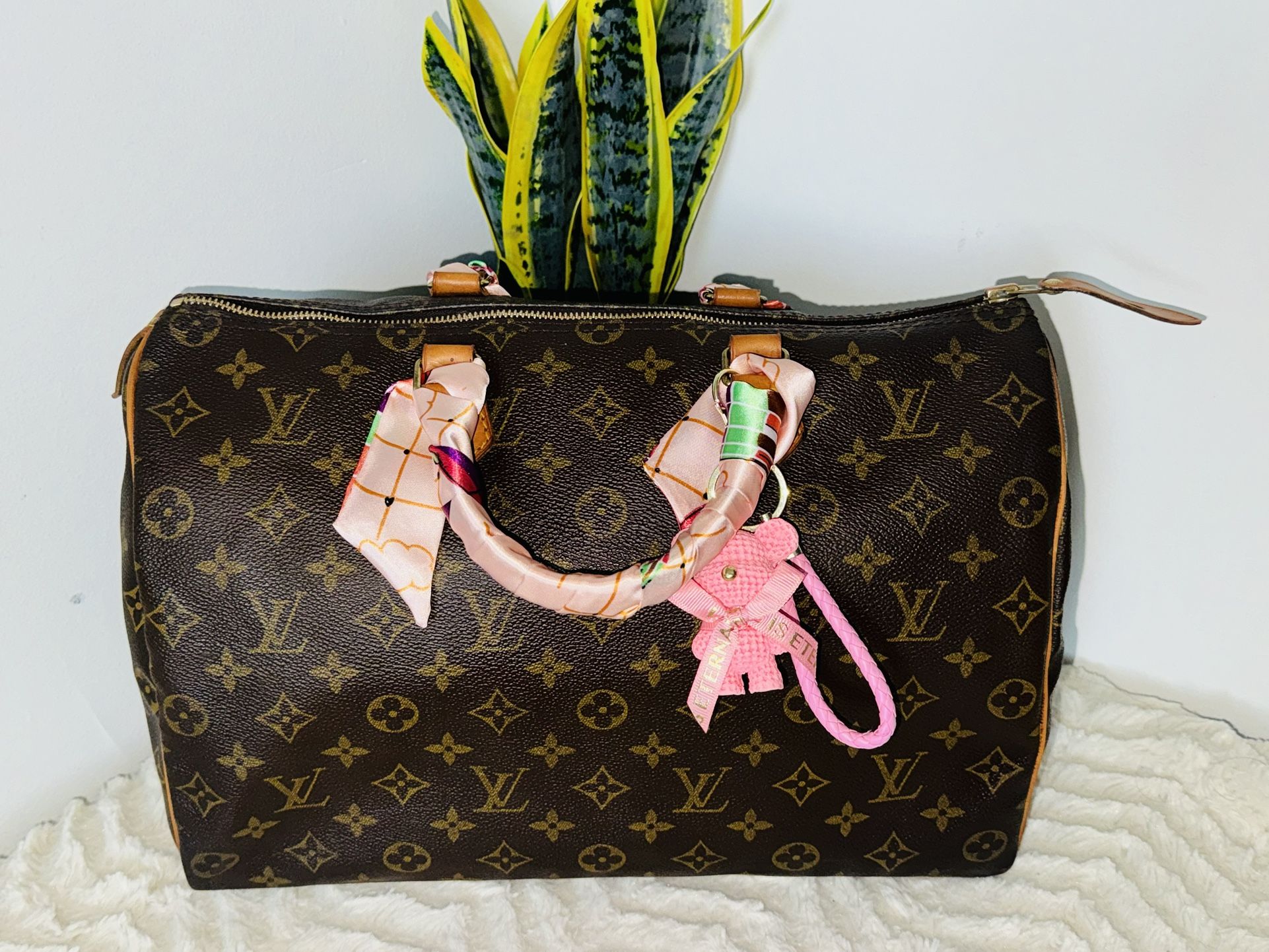 Authentic Louis Vuitton Monogram Speedy 35 Bag