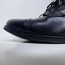 Comfortable Designer shoes For $199!!! SIZE 8MEN